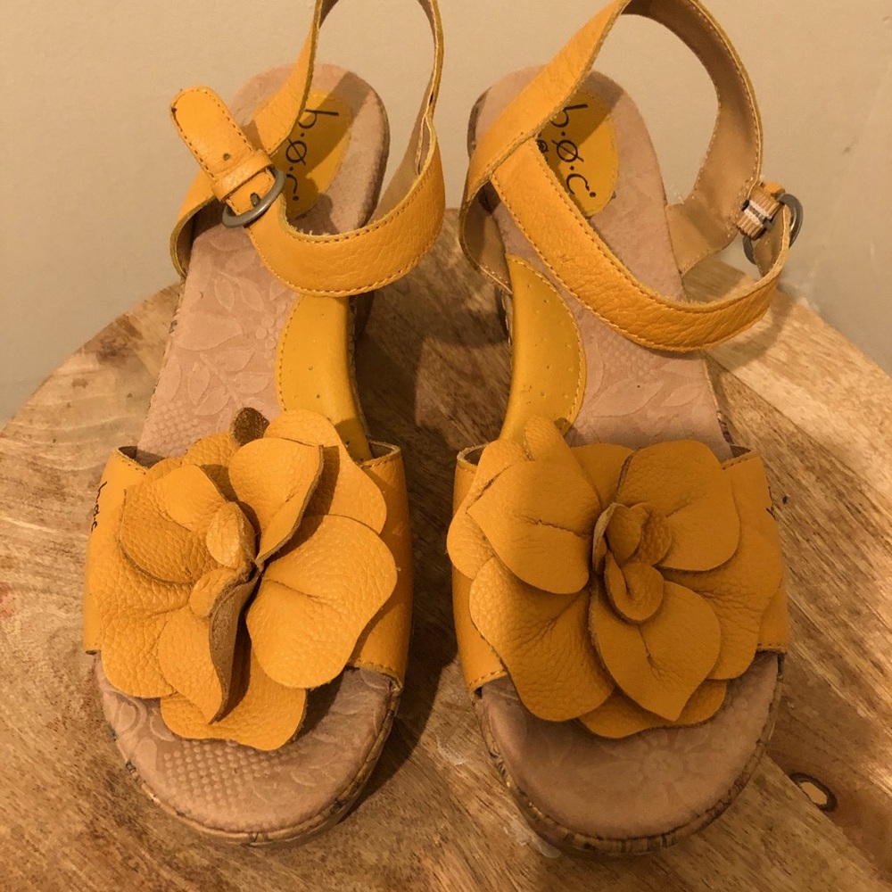 BOC cork wedge sandal yellow flower 10